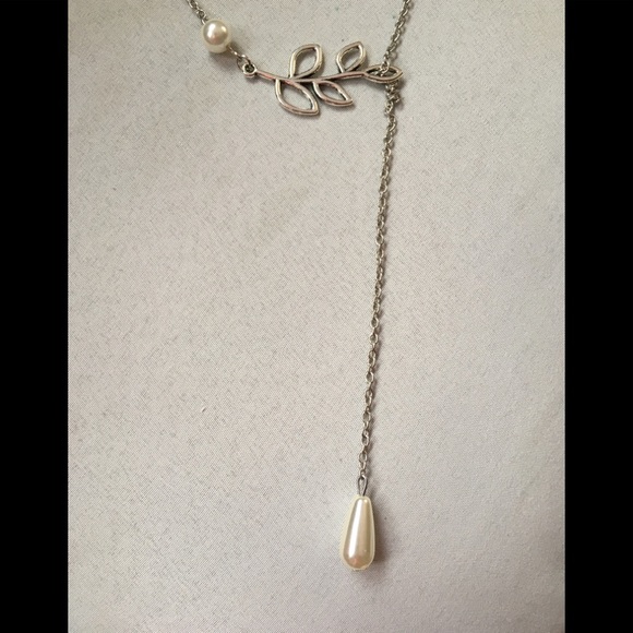 Branch Pearl Necklace - Picture 4 of 4